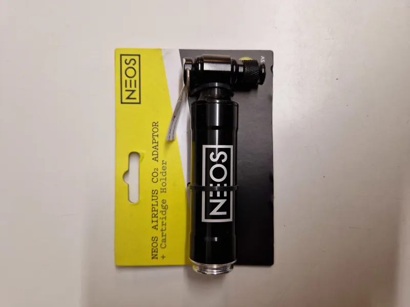 neos co2 cartidge head and holder