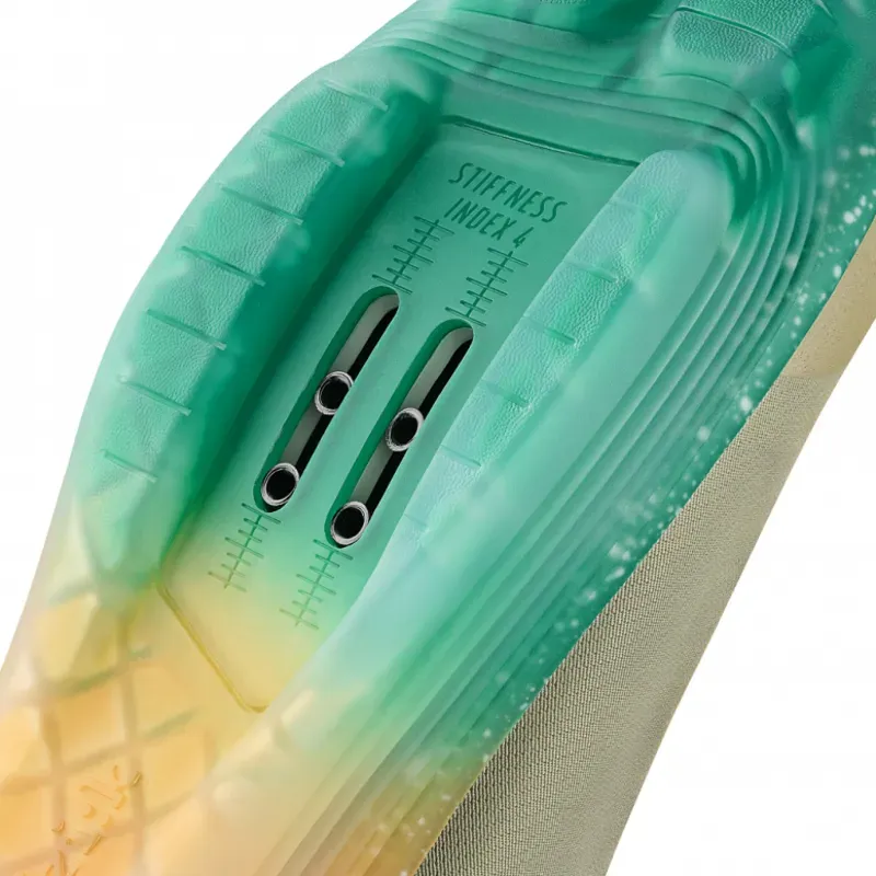 Fizik Tempo Beat Shoes in Sage Green/Desert-4