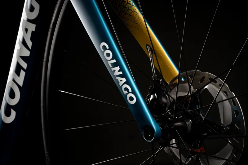 Colnago V3 Disc 2023 Complete Road Bike Rival AXS -5