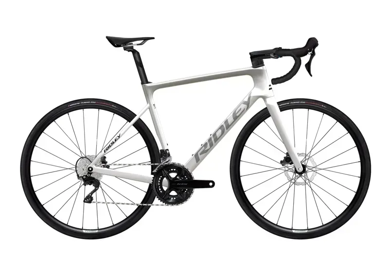 Ridley Falcn 105 Shimano 105 2x12 Road Bike in White/Silver